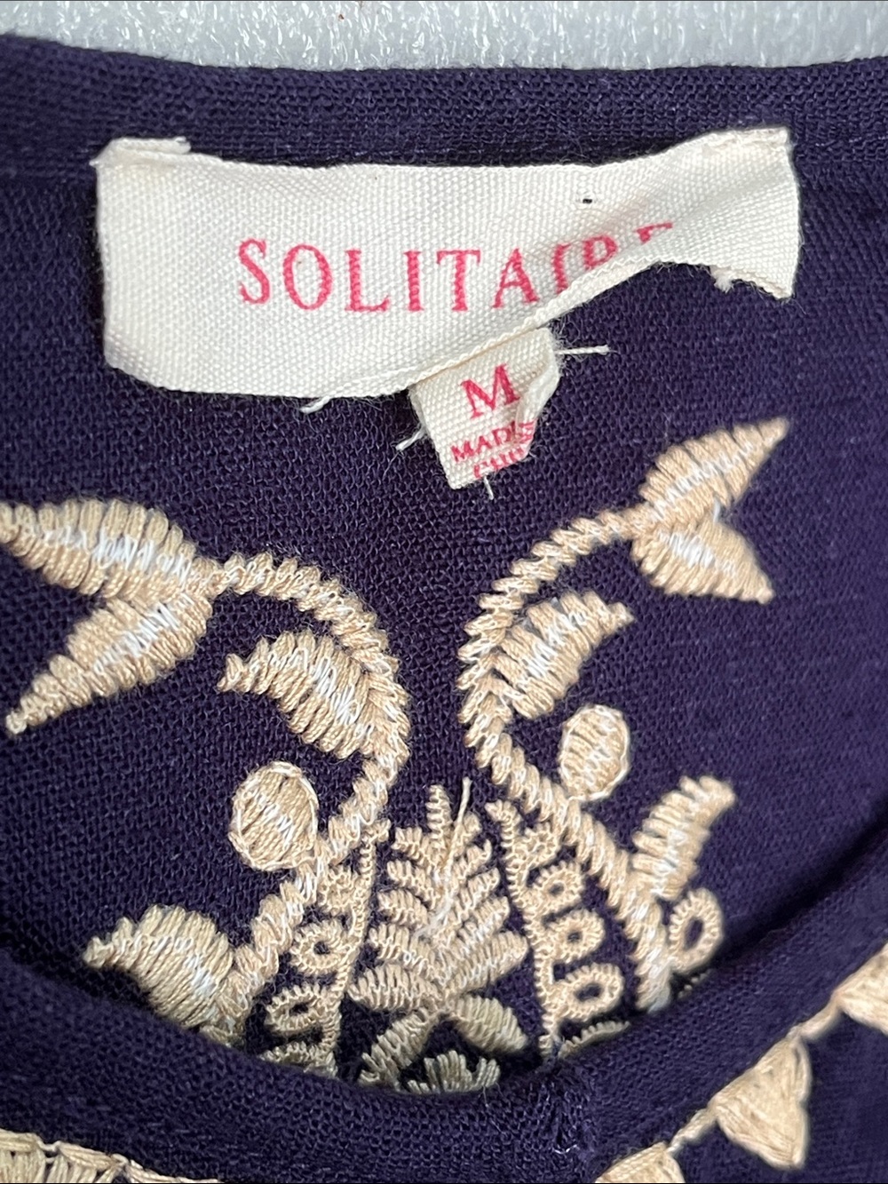 Solitaire Linen Blend Button Front Embroidered Blouse in Navy/Tan Sz M - Picture 7 of 11
